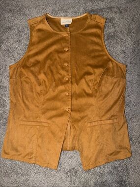 Universal Thread Faux Suede Button Front Vest in Rich Camel